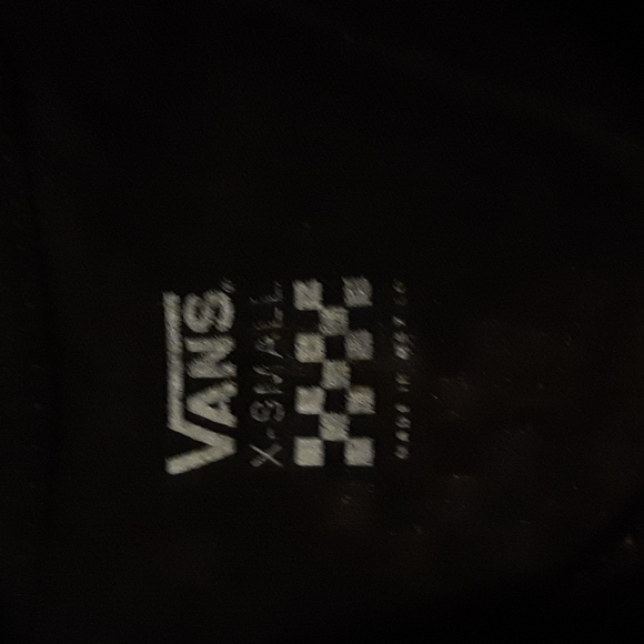 EUC Vans long sleeve cropped tee shirt roses & checkered print on back ex-small - Picture 3 of 5